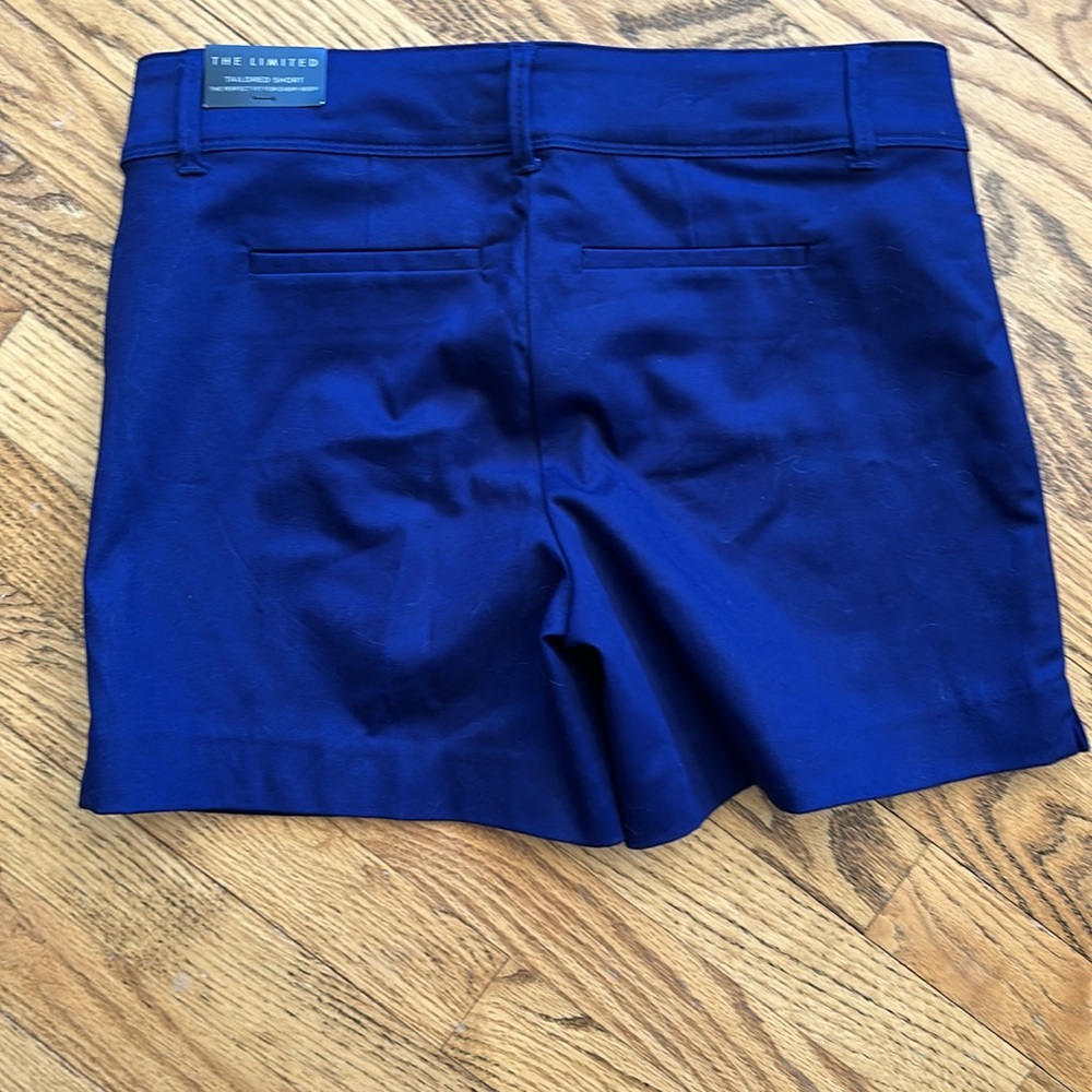 The Limited Tailored Shorts - Picture 3 of 4